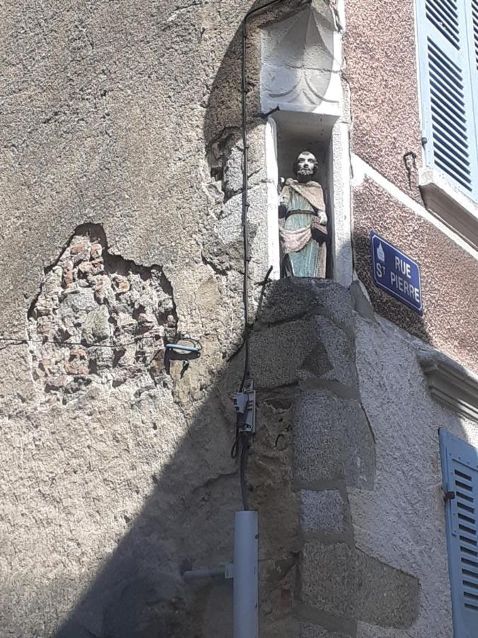 ホテル 7042Douce Nuit Saint-Germain-Laval  エクステリア 写真